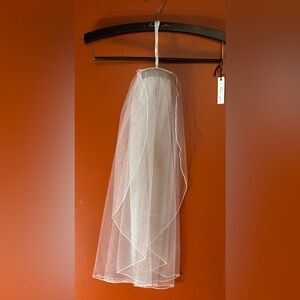 Elegant White Bridal Veil